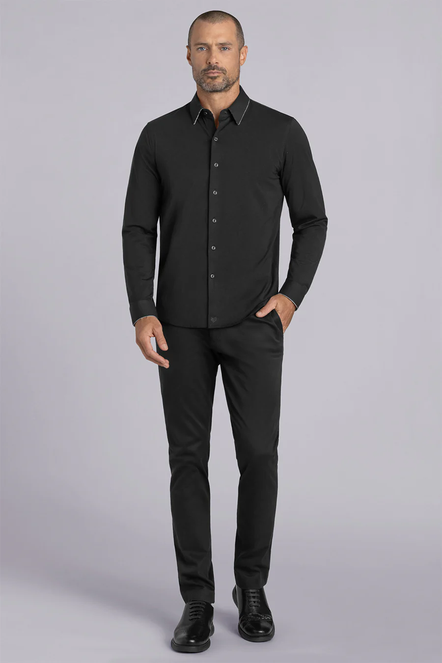 Grandeur In Black - Image 5