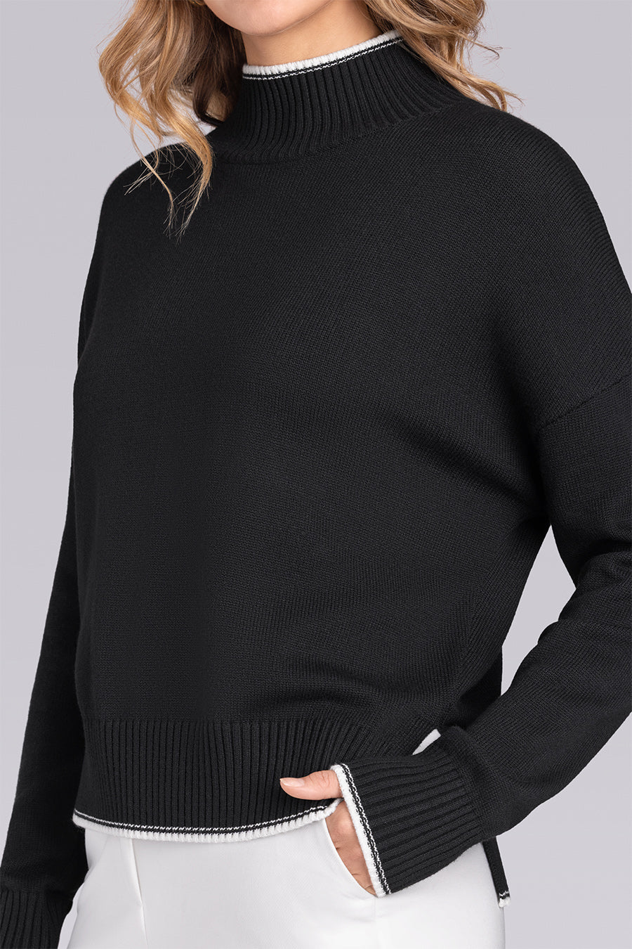 Savoir In Black - Image 3